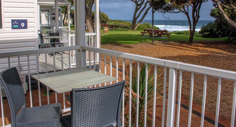 Seaside Cabin (1.5BR)