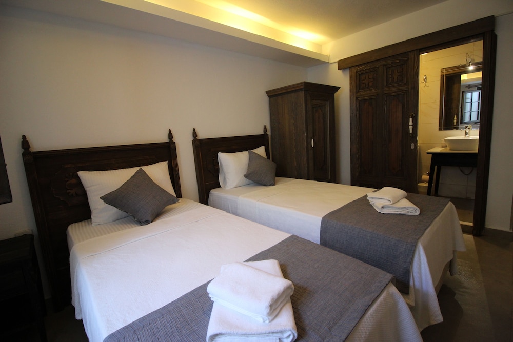 Economy Twin Room (Bodrum Katı) photo 1
