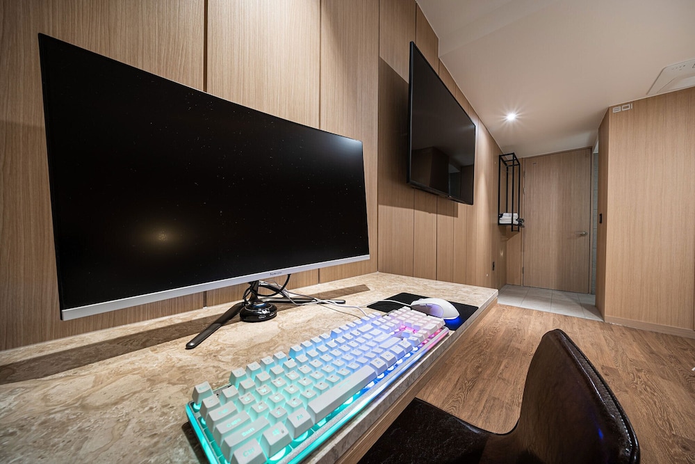 Premium Twin Room - Photo 6
