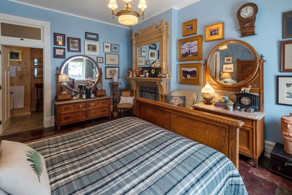 Ellens Room photo 1