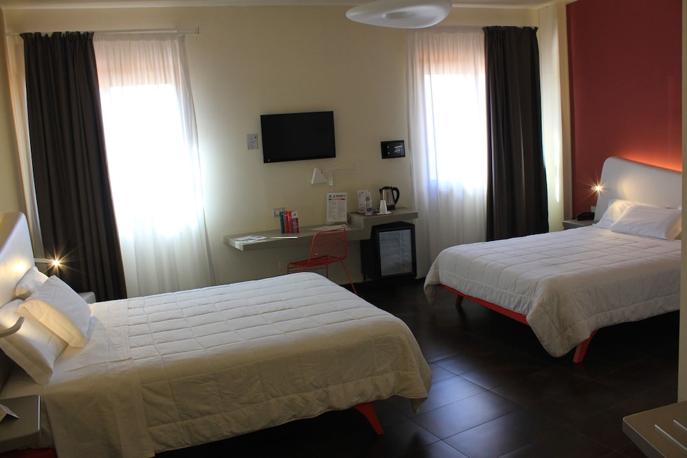 Superior Quadruple Room - Photo 2