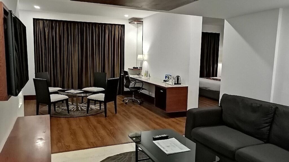 Luxury Suite