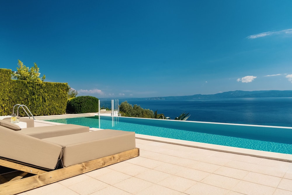 Select Villa Ariadne - 3 Bedrooms with Private Pool photo 2