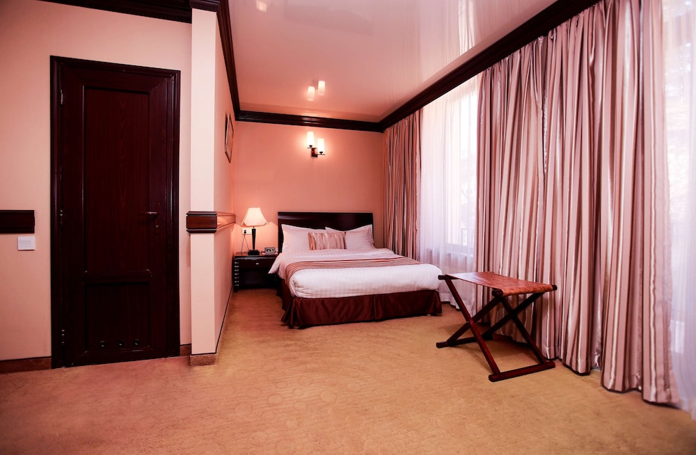 Comfort Room, 1 Queen Bed, Non Smoking