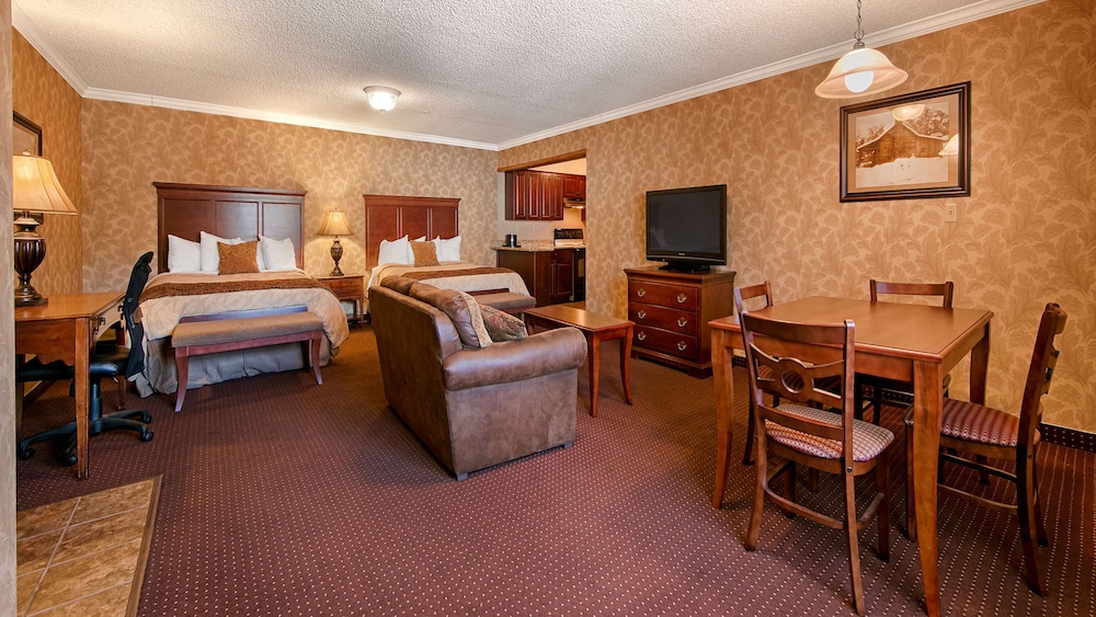 Suite, 2 Queen Beds, Kitchen (Living Room, Full Kitchen) photo 1