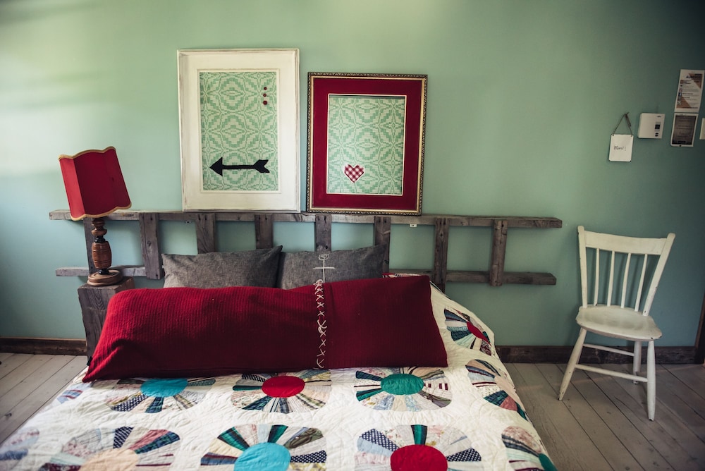 Basic Room, 1 Queen Bed photo 1