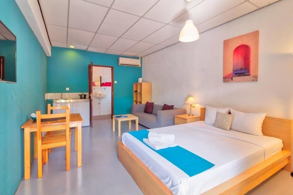 Basic Double Room, 1 Queen Bed - Photo 2