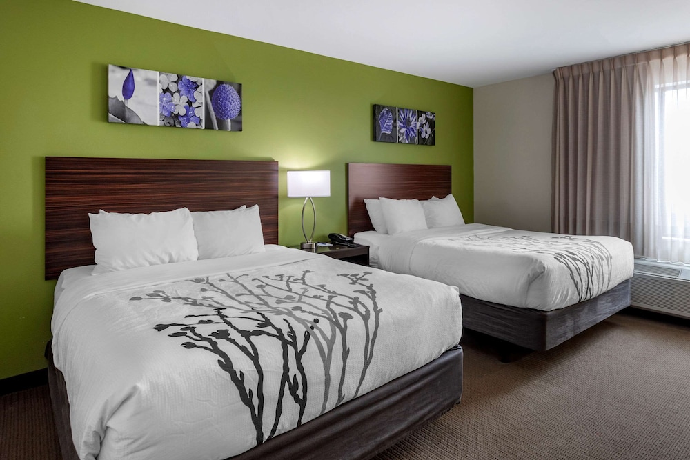 Room, 2 Queen Beds, Accessible, Non Smoking - Photo 1