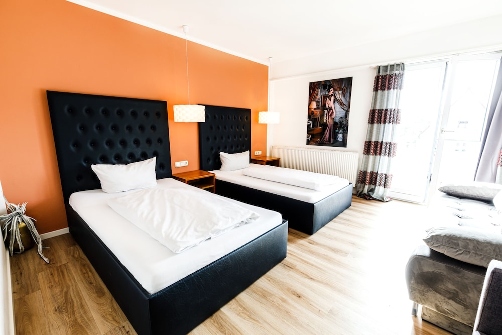 Double Room - Photo 16
