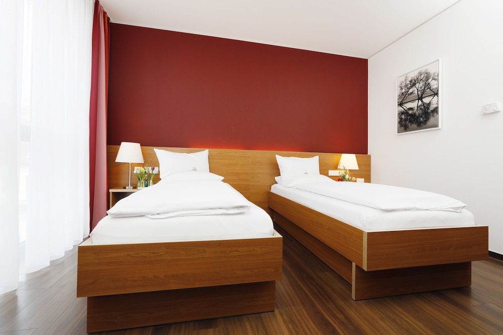 Twin Room, Non Smoking photo 2
