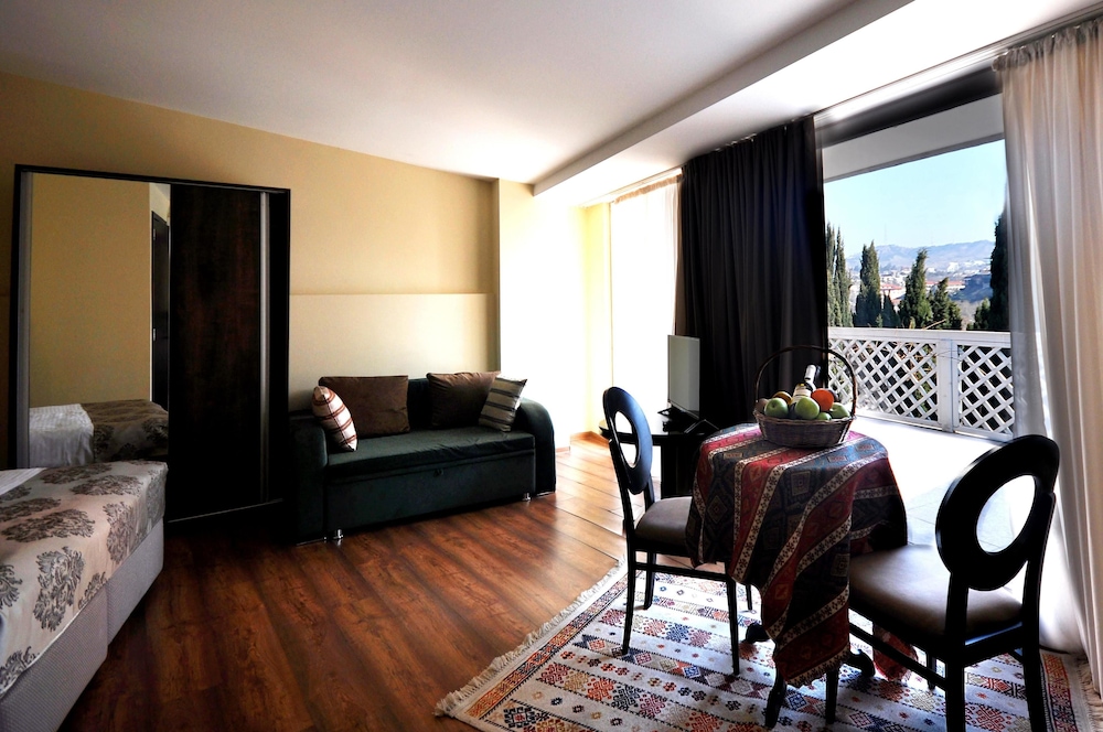 Family Suite, Terrace, City View photo 3