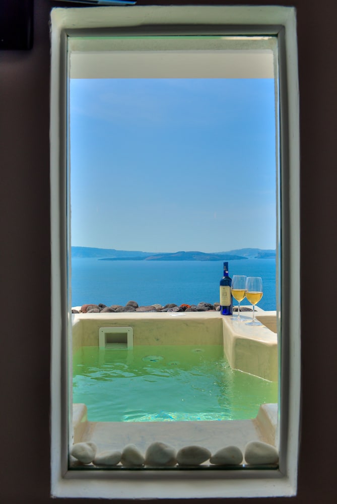 Superior Suite - Photo 5
