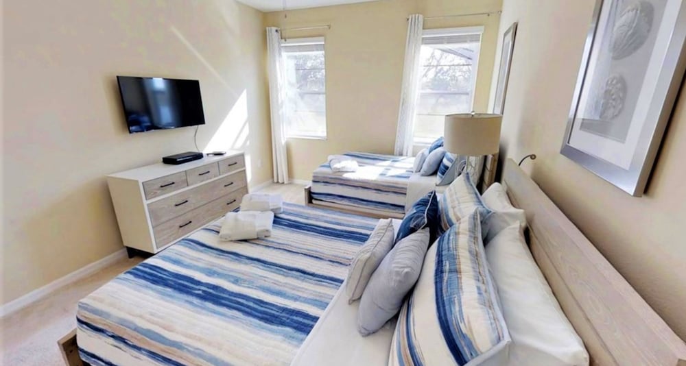 House, Multiple Beds