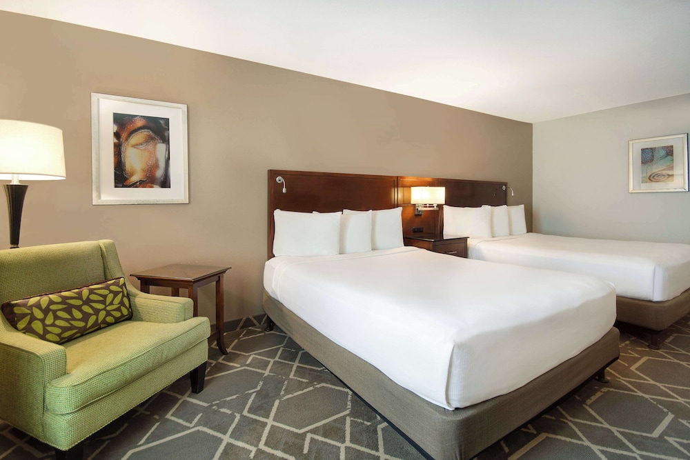 Room, 2 Queen Beds, Non Smoking - Photo 1