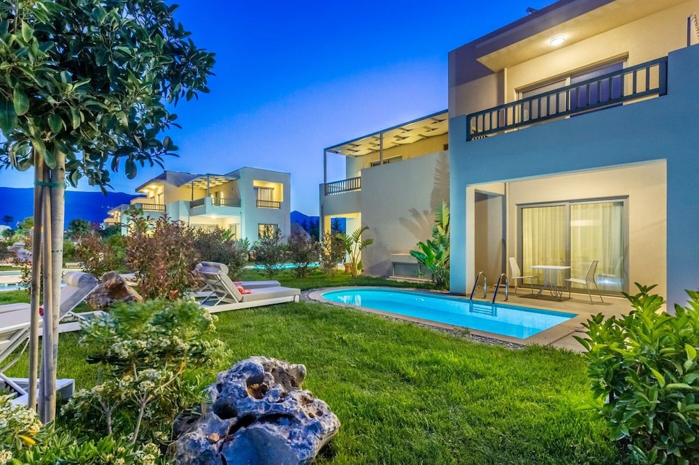 Executive Suite, Private Pool - Photo 10