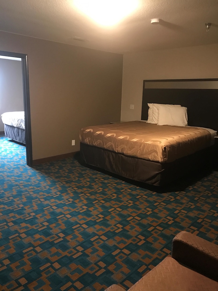 Suite, Multiple Beds, Non Smoking, Refrigerator & Microwave photo 1