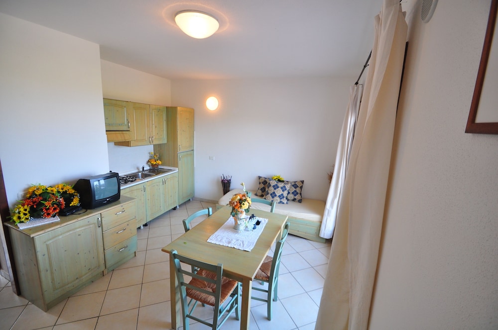 Standard Apartment, 1 Bedroom (up to 4 people) photo 3