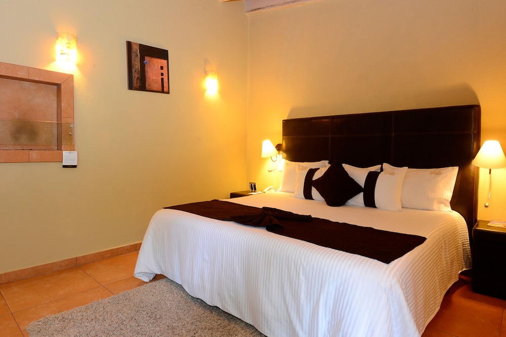 Luxury Room, 1 King Bed (Deluxe)