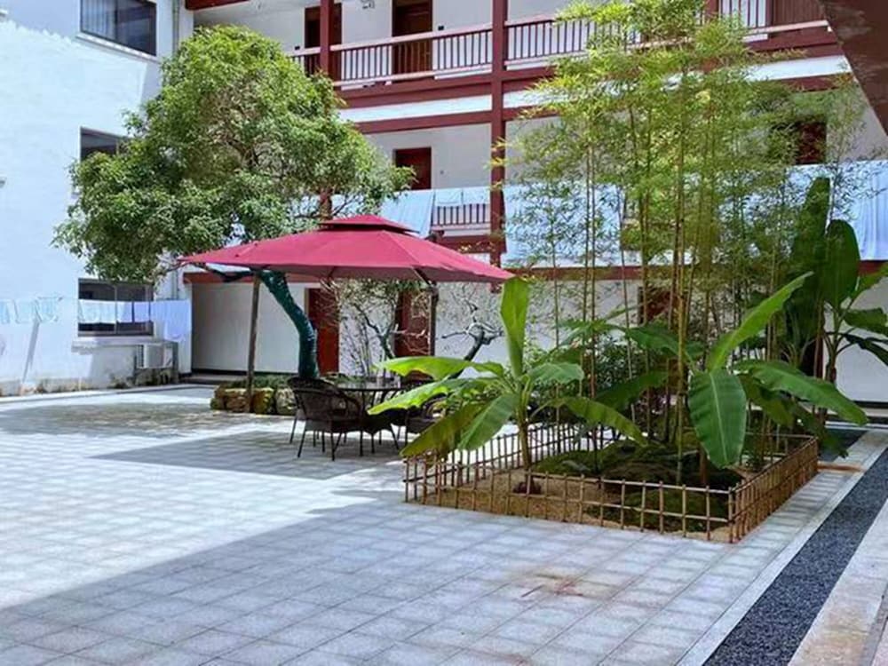 Luxury Single Room, 1 Queen Bed - Photo 3