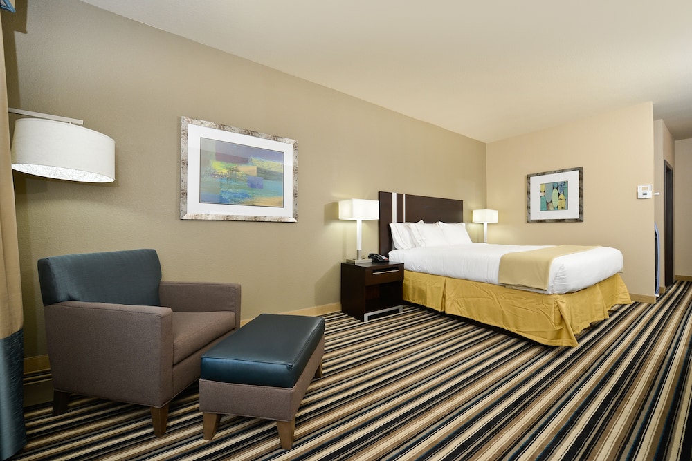 Suite, 1 King Bed with Sofa bed (Additional Living Area) photo 2