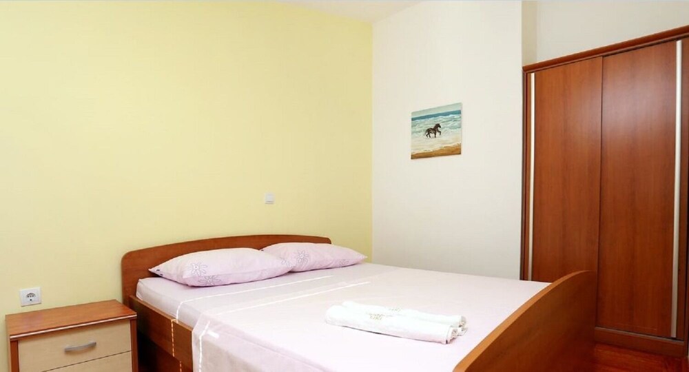Apartment (Neve - 100 M From Pebble Beach - A4(2)