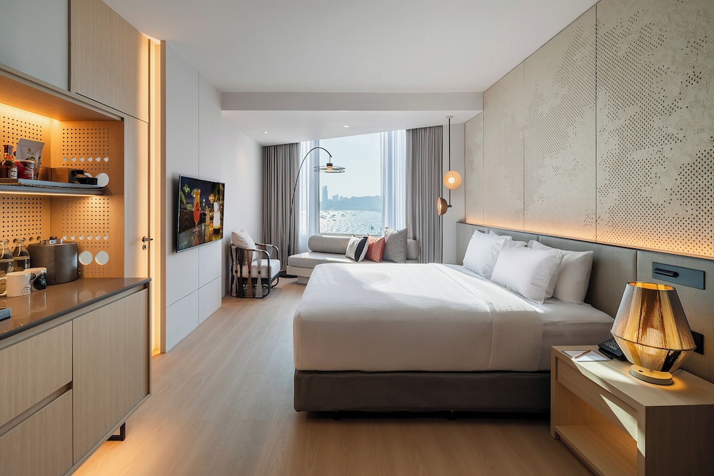 Deluxe Sea View - Newly Renovated