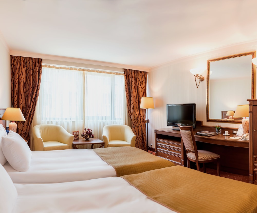 Executive Room - Photo 5