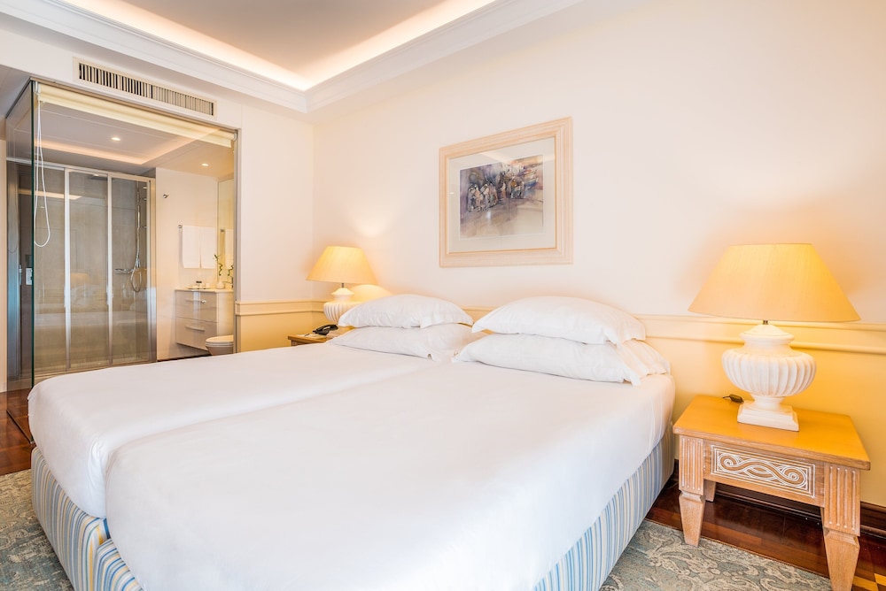 Deluxe Room, Balcony, Sea View - Photo 5