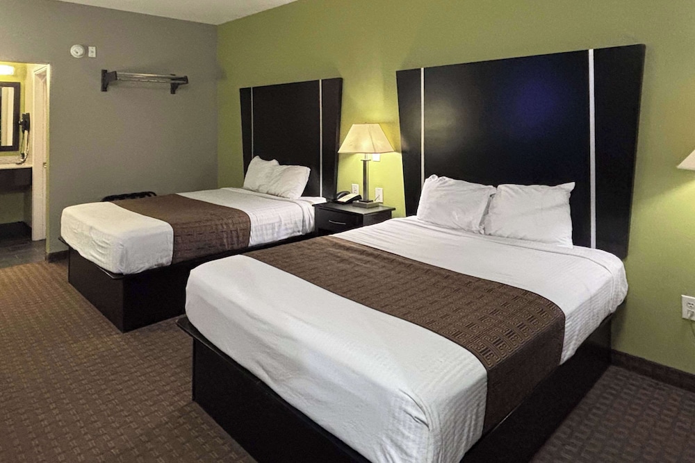 Standard Room, 2 Queen Beds, Non Smoking