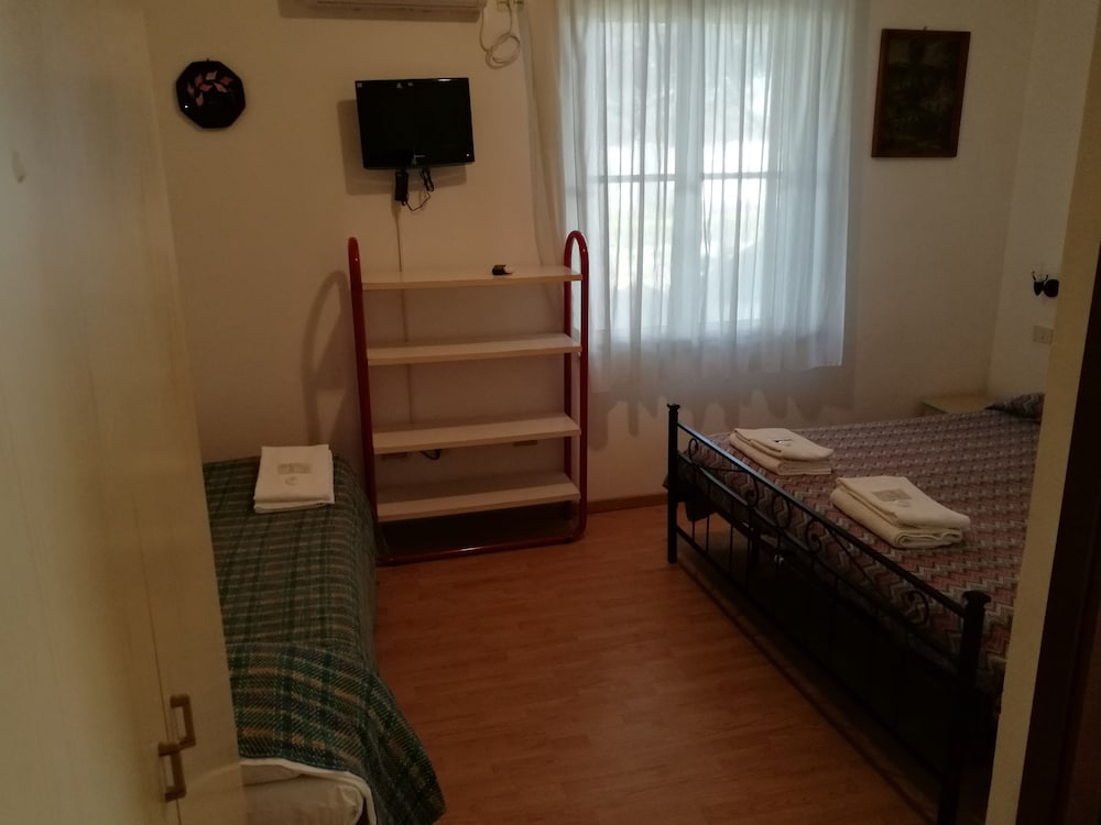 Economy Double or Twin Room photo 1