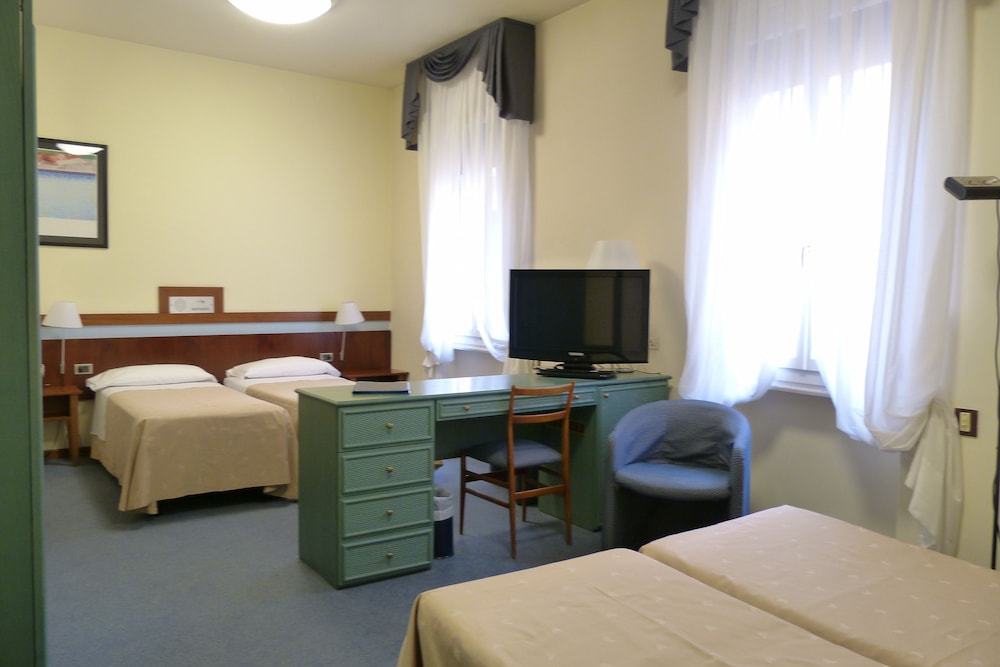 Quadruple Room - Photo 4