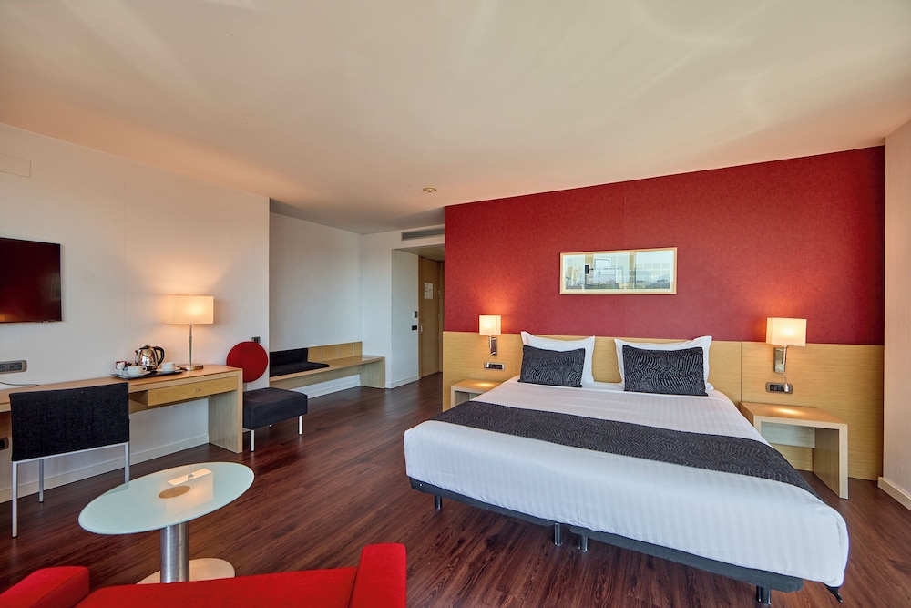 Panoramic Room, 1 King Bed, City View photo 3