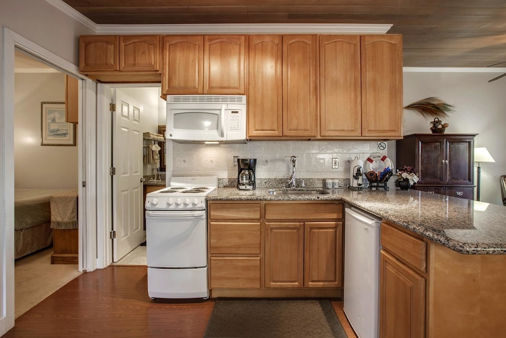 Condo, Multiple Beds, Pool View photo 2