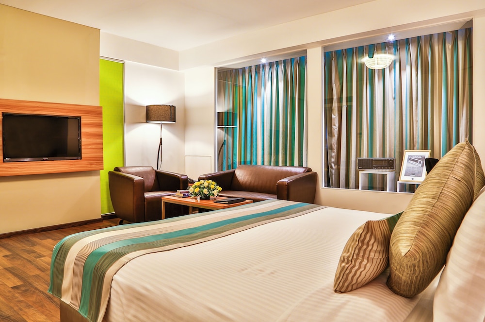 Club Room, 1 Queen Bed photo 3
