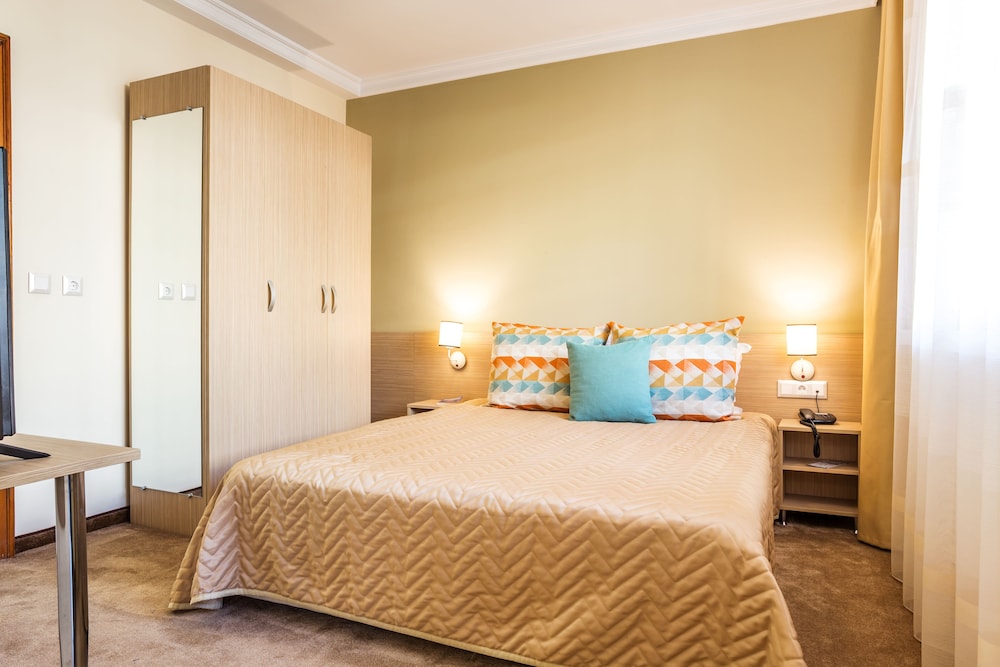 Suite, 1 Bedroom - Photo 3
