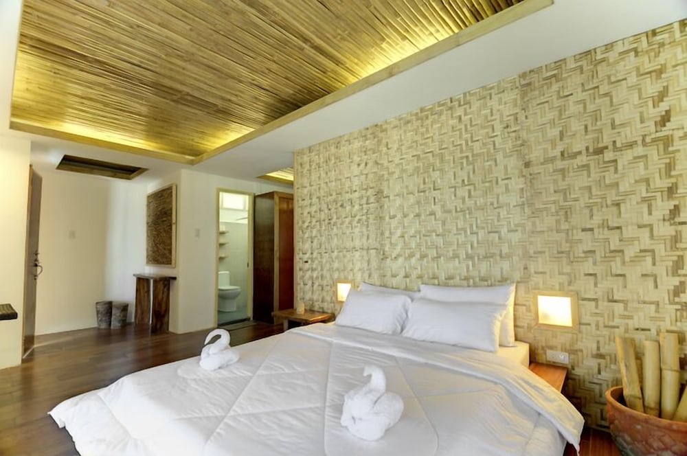 Beachfront Suite photo 3