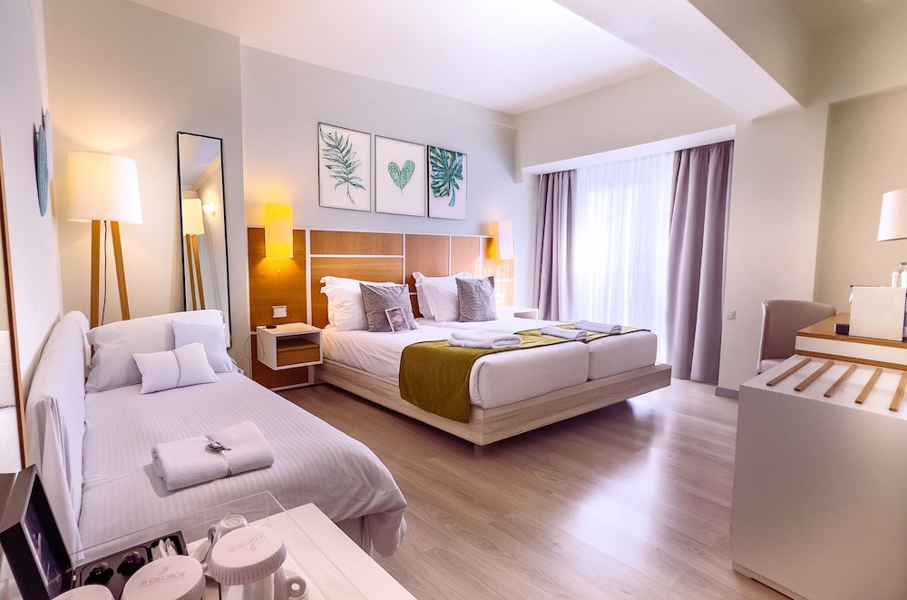 Signature Triple with Private Balcony and City View - Photo 1
