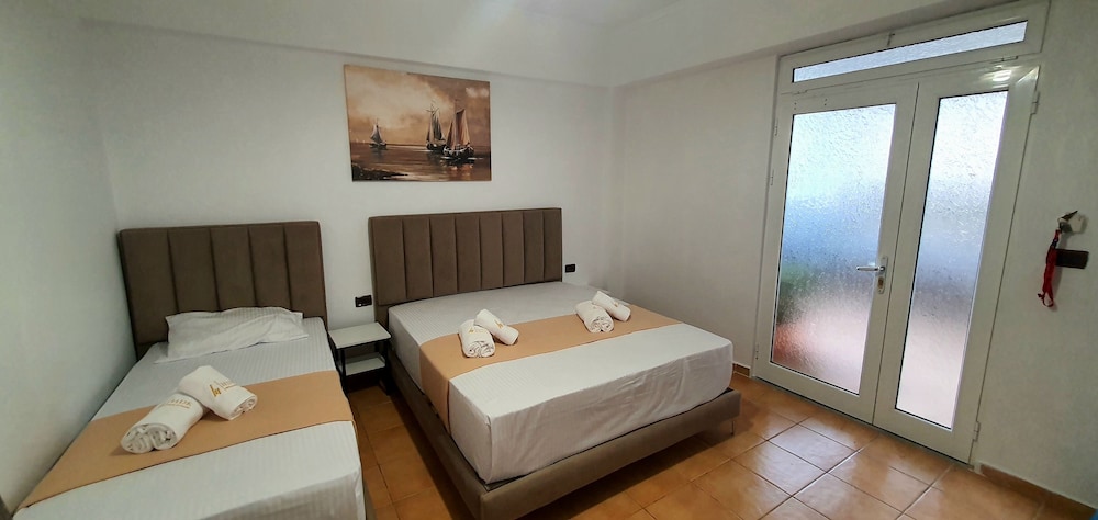 Standard Room, 1 Bedroom, Non Smoking, Courtyard View