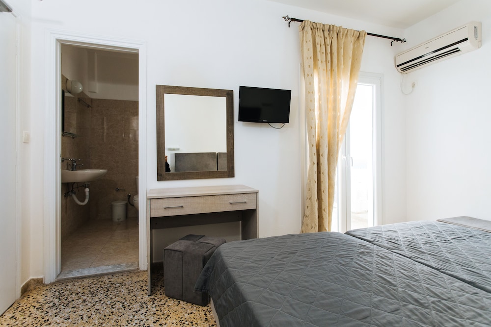 Double or Twin Room - Photo 21
