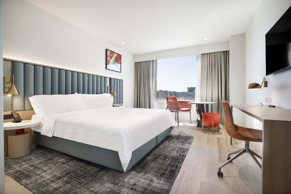 Standard Room, 1 King Bed - Photo 4