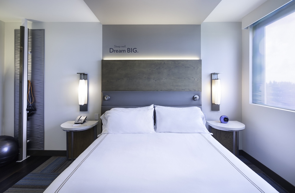 Standard Room, 1 King Bed - Photo 1