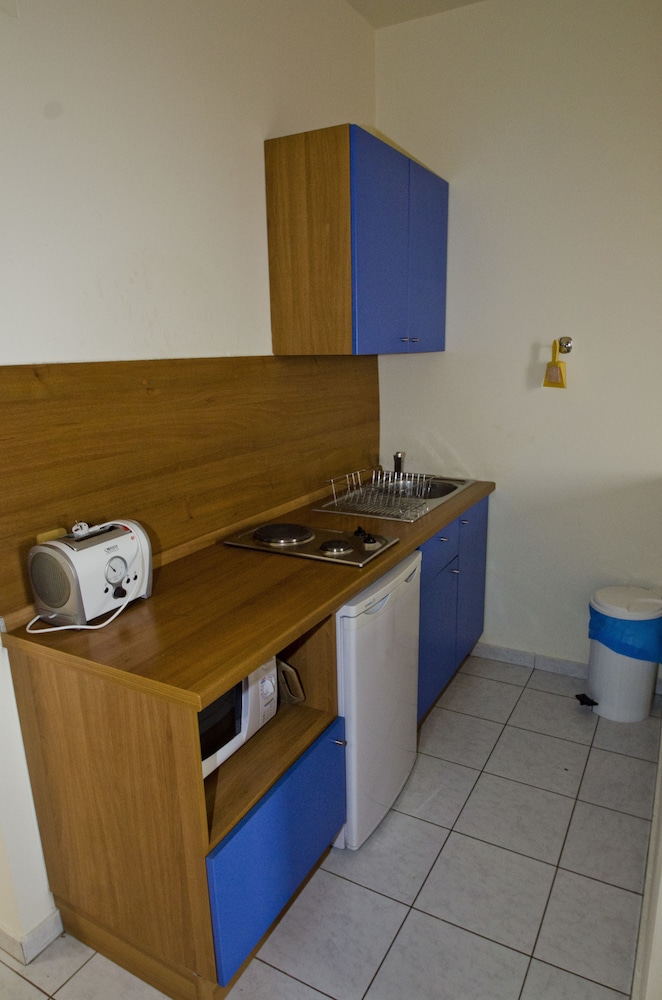 Cozy room with kitchenette photo 3