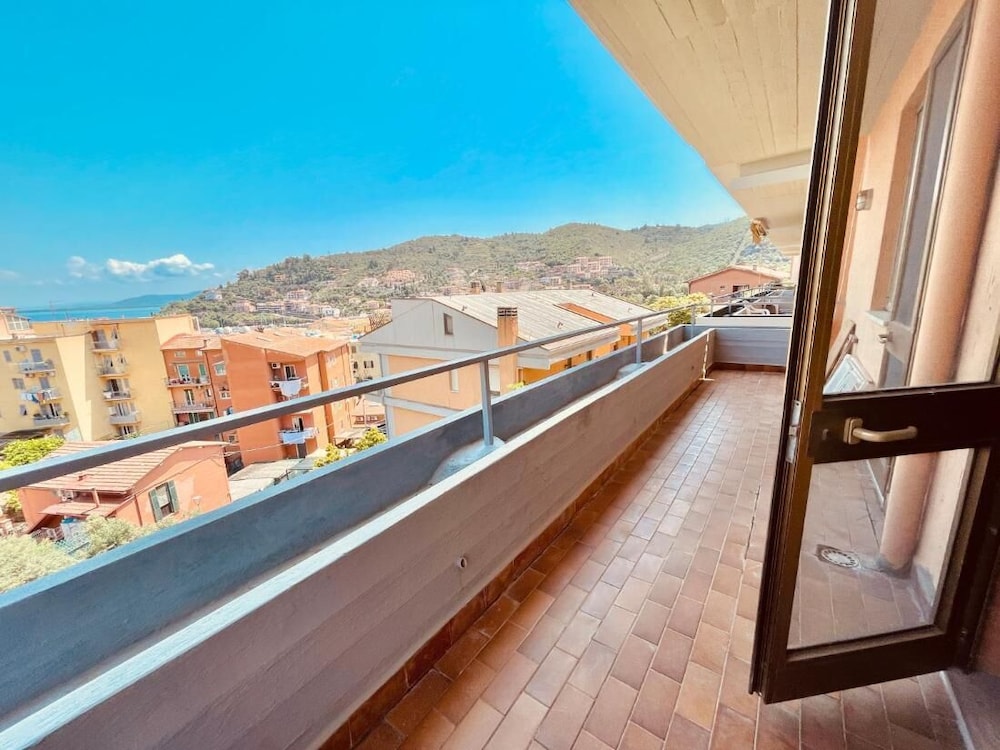 Apartment, 2 Bedrooms, Balcony, City View photo 2