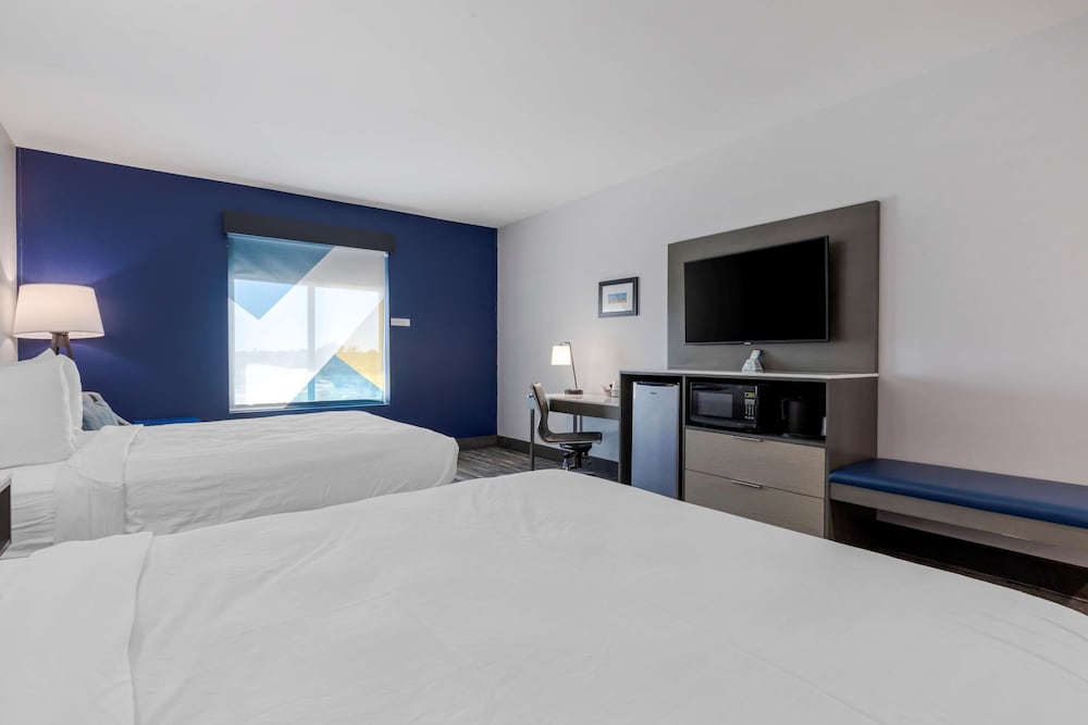 Standard Room, 2 Queen Beds, Non Smoking, Kitchenette