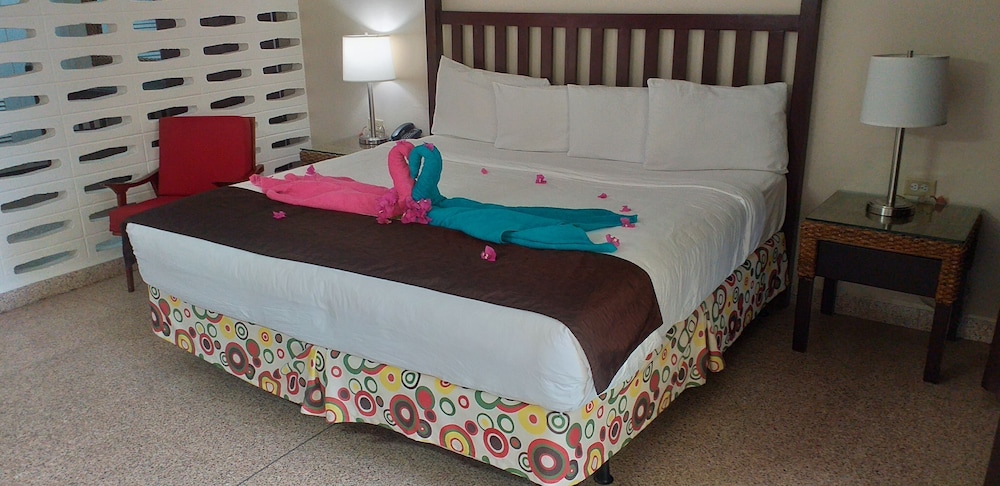 Standard Room, Ocean View - Photo 2