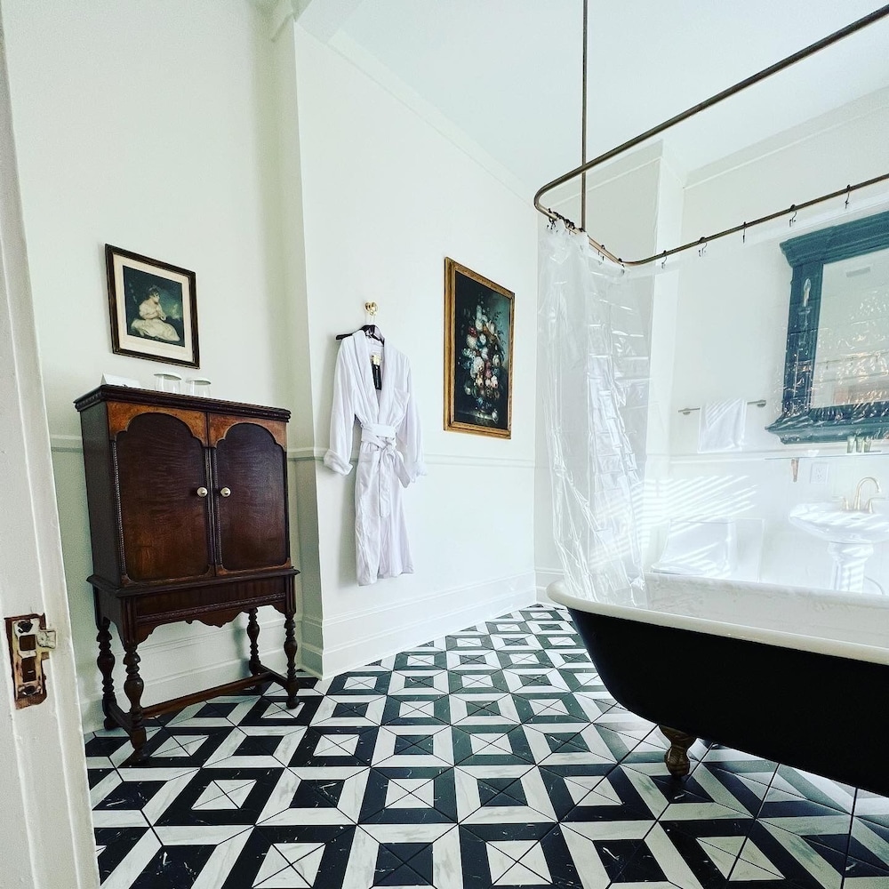 Superior Suite, Ensuite (Harper - Guest Suite) photo 3
