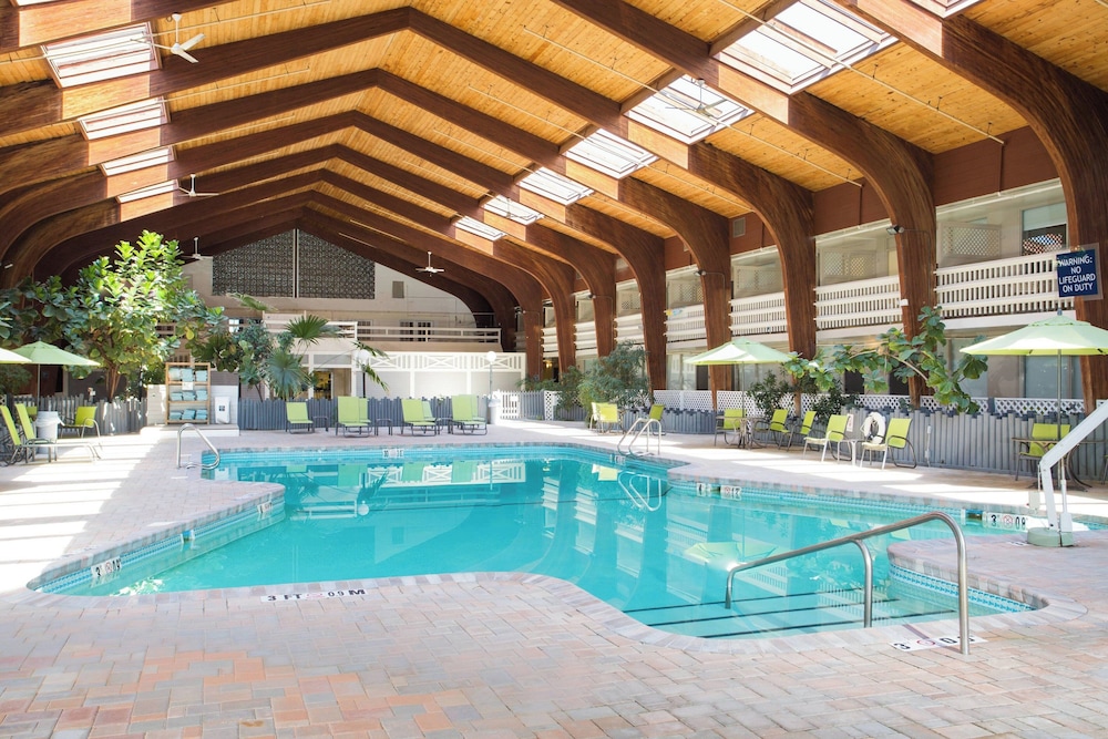 Room, 2 Queen Beds, Pool View (Poolside) - Photo 10