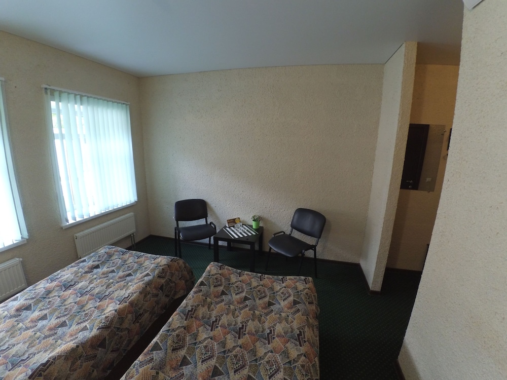 Economy Room photo 3