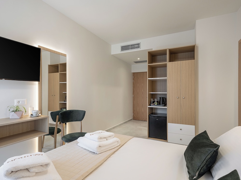 Basic Double Room photo 3