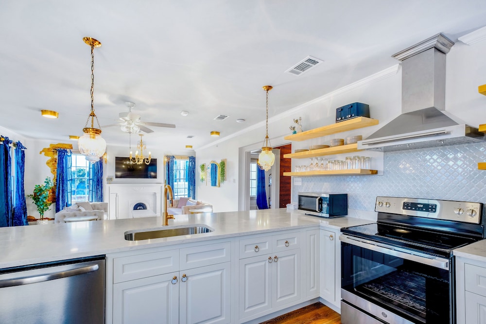 Condo, Multiple Beds, Kitchen, City View (Old Spanish House- C) photo 3